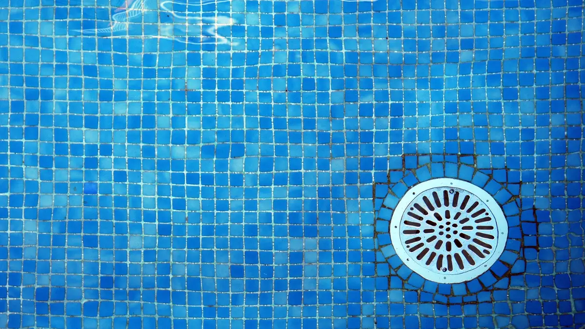 sistem drainase kolam renang
