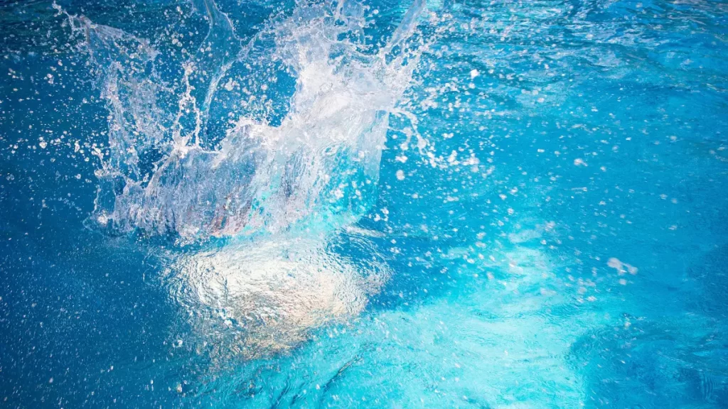 4 Tips Menghemat Air Kolam Renang, Jangan Wasteful!