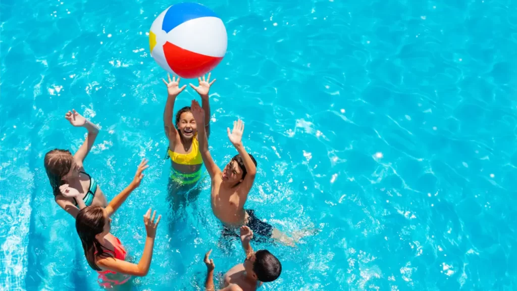 5 Mainan di Kolam Renang yang Bisa Digunakan oleh Si kecil!