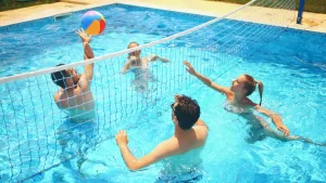 permainan di kolam renang