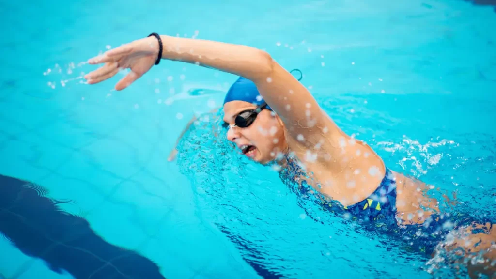 Apakah Berenang Bisa Menyembuhkan Saraf Kejepit Penderita?