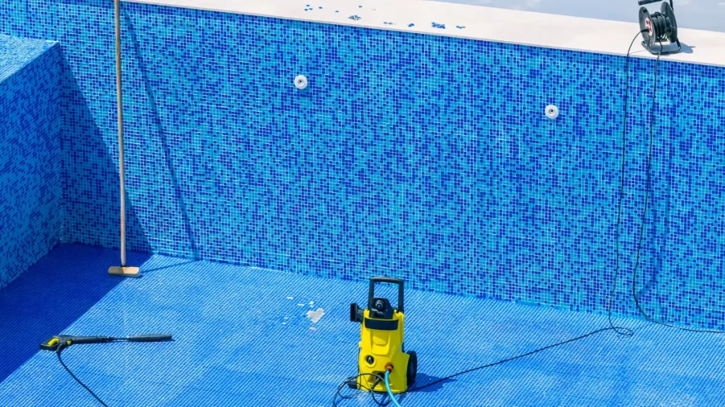 Kenali 4 Manfaat Punya Kolam Renang Bersih, Bikin Betah!