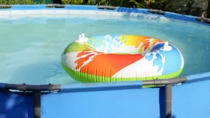 manfaat kolam renang di atas tanah