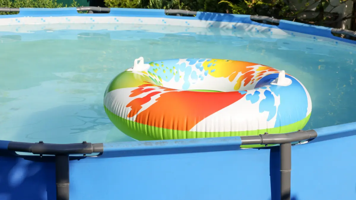 manfaat kolam renang di atas tanah