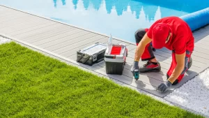 perawatan decking kolam renang