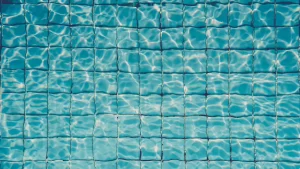 cara pasang mozaik kolam renang