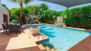 bikin kolam renang di rumah