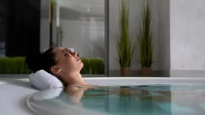 kolam jacuzzi