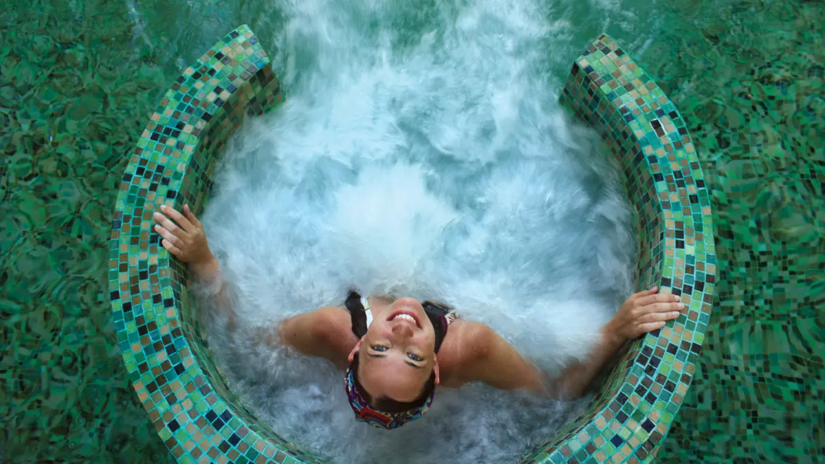 memperbaiki spa kolam renang