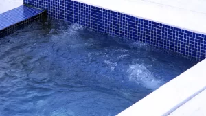kolam renang spa