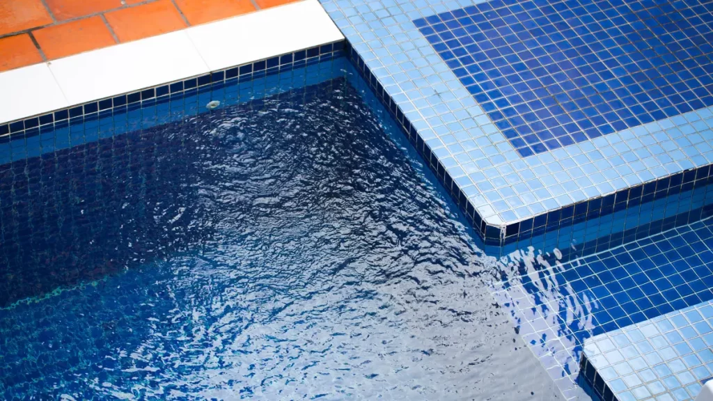Lebih Pilih Kolam Renang Spa Atau Kolam Renang Biasa?