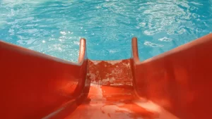 seluncuran kolam renang