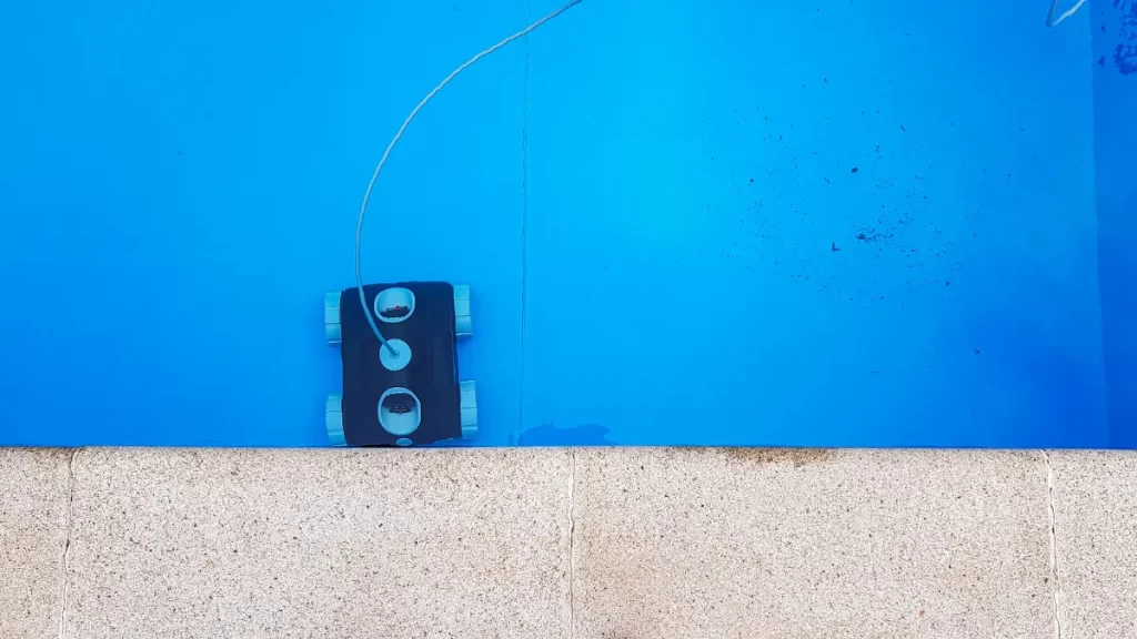 5 Manfaat Alat Pembersih Kolam Renang Robot di Rumah!