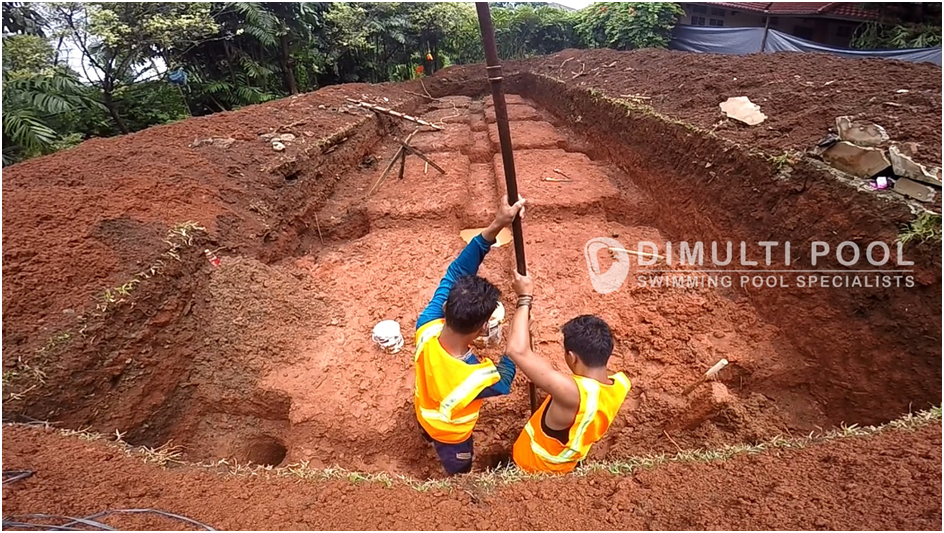 Contoh Proses Pembuatan Kolam Renang Outdoor di Jakarta