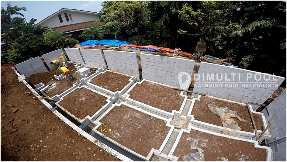 Contoh Proses Pembuatan Kolam Renang Outdoor di Jakarta
