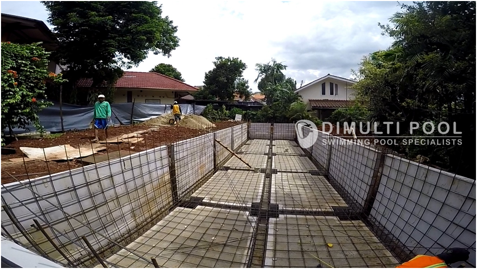 Contoh Proses Pembuatan Kolam Renang Outdoor di Jakarta