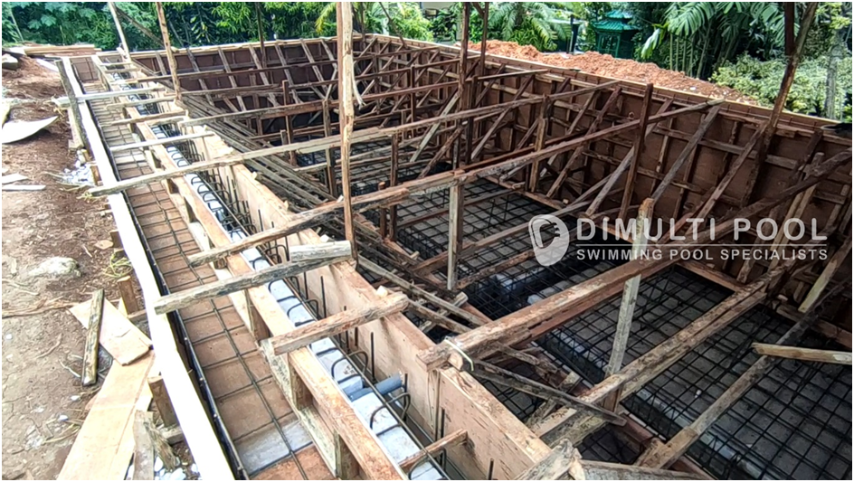 Contoh Proses Pembuatan Kolam Renang Outdoor di Jakarta