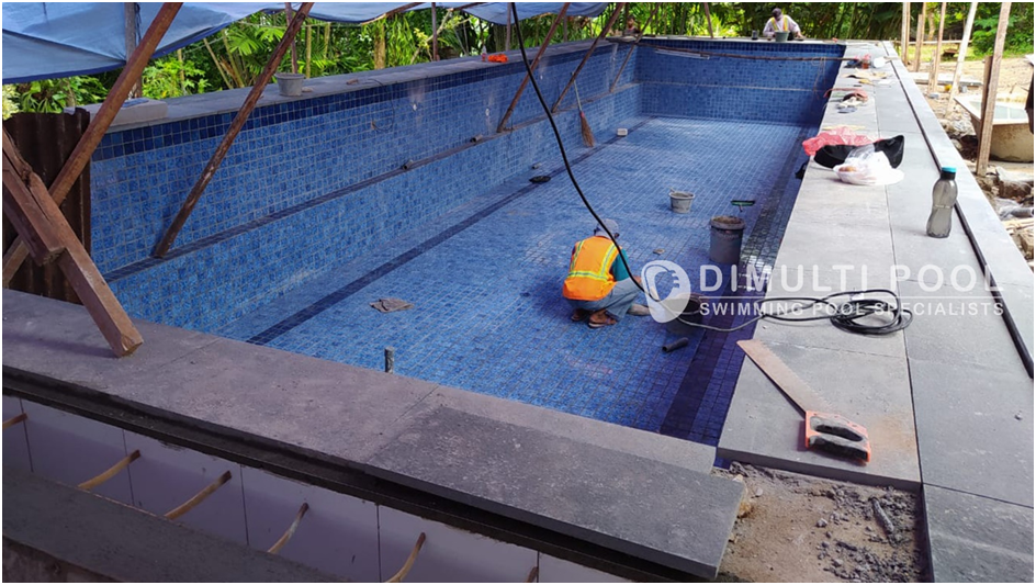 Contoh Proses Pembuatan Kolam Renang Outdoor di Jakarta