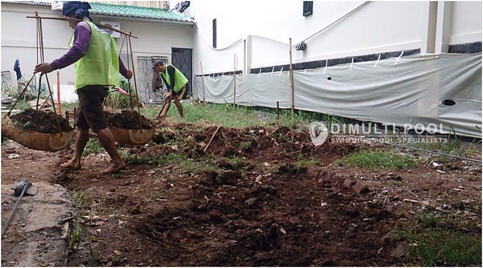 Desain Kolam Renang Outdoor di Bogor, Ada Pembatasnya!