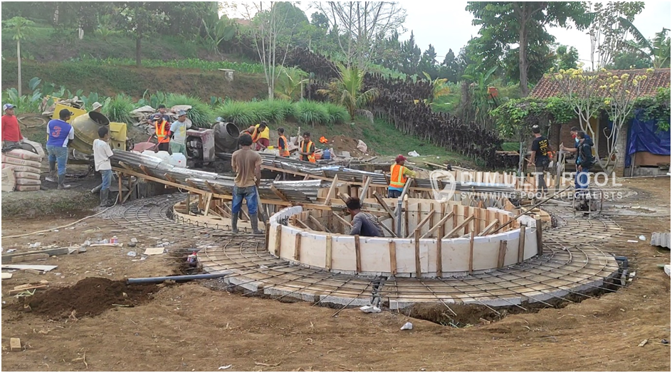Contoh Proses Pembuatan Kolam Renang Villa Bogor, Mewah!
