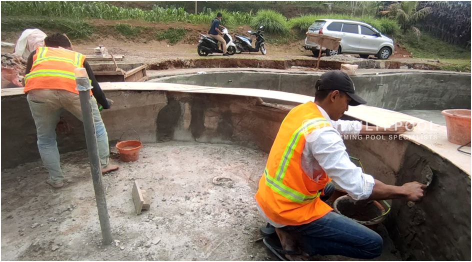 Contoh Proses Pembuatan Kolam Renang Villa Bogor, Mewah!