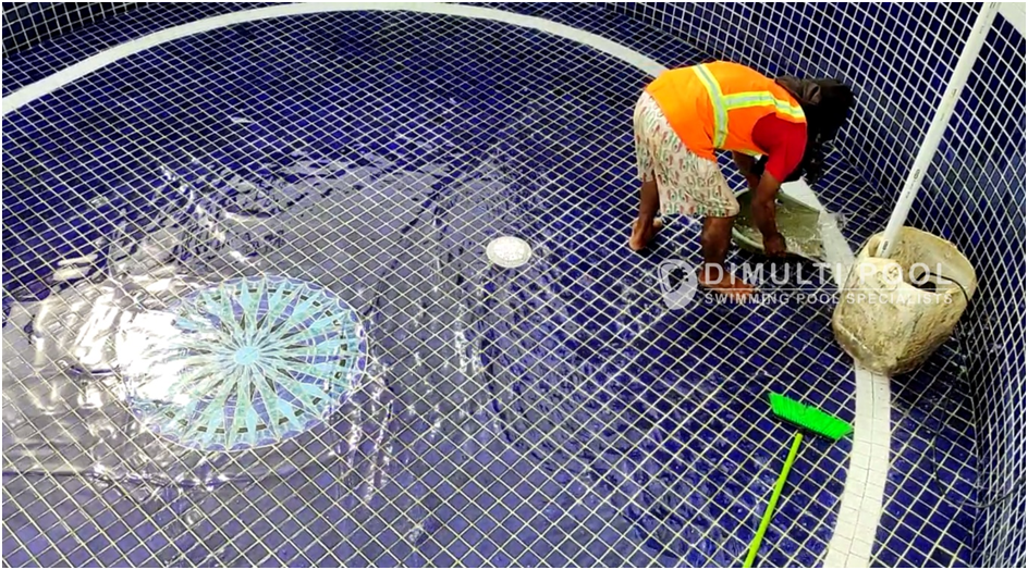 Contoh Proses Pembuatan Kolam Renang Villa Bogor, Mewah!