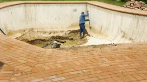 renovasi kolam renang di rumah