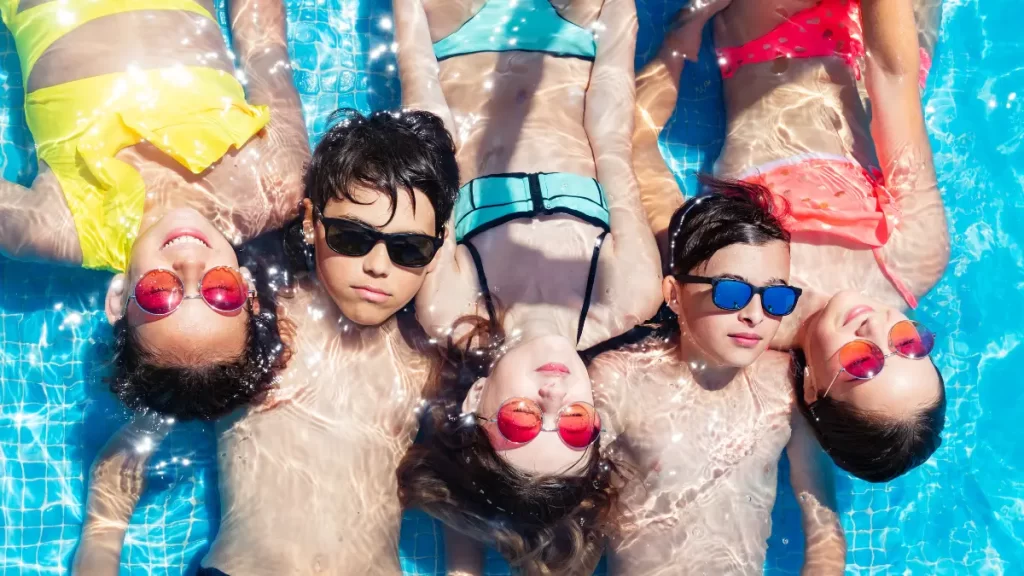 aturan di kolam renang untuk anak dan orang dewasa