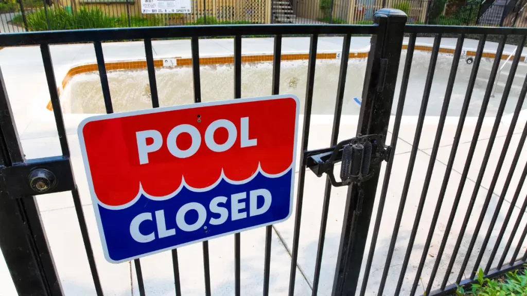 4 Alasan Memiliki Alarm Kolam Renang di Rumah, Biar Safety!