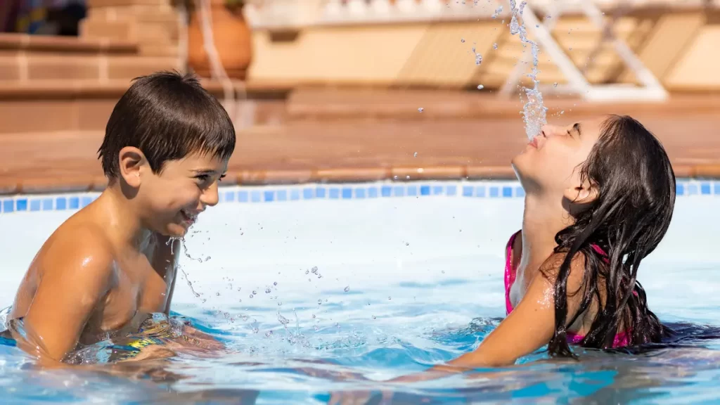 Aman saat Anak Bermain di Kolam Renang? Ikuti 5 Tips Ini!