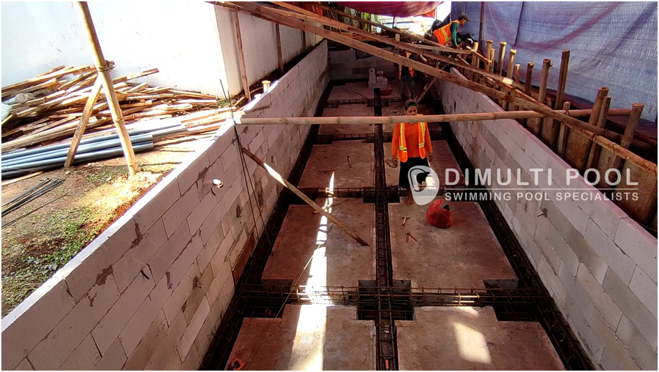 Contoh Desain Kolam Renang Dewasa yang Memukau di Depok!