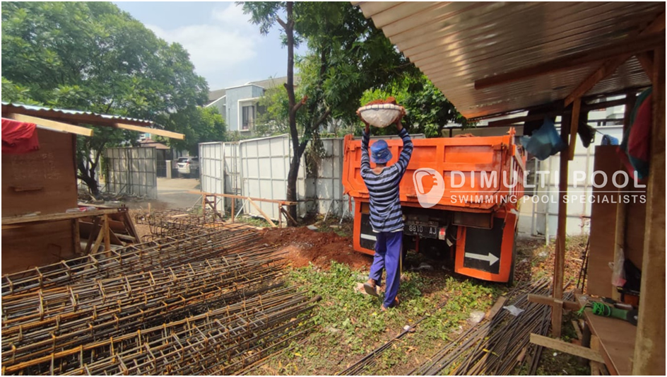 Contoh Desain Kolam Renang Villa di Bekasi, Kolam Minimalis!