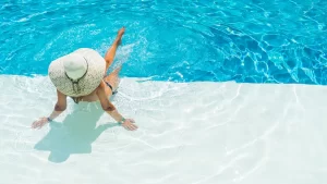 tanning ledge pool