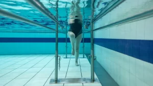 mengelola kolam renang terapi