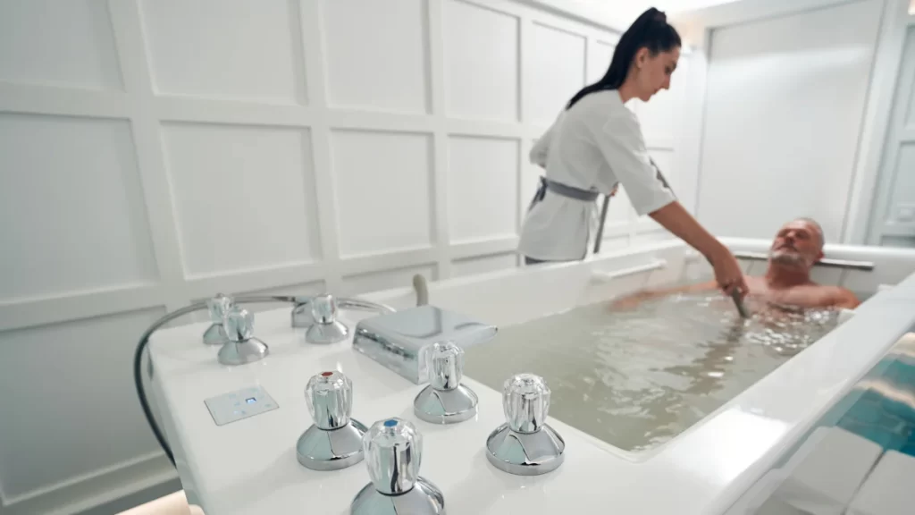 Ingin Mengelola Kolam Renang Terapi? Ini 6 Aspek Pentingnya!