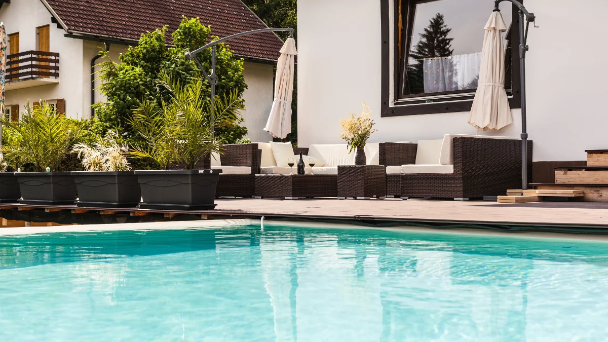 kelebihan kolam renang pribadi