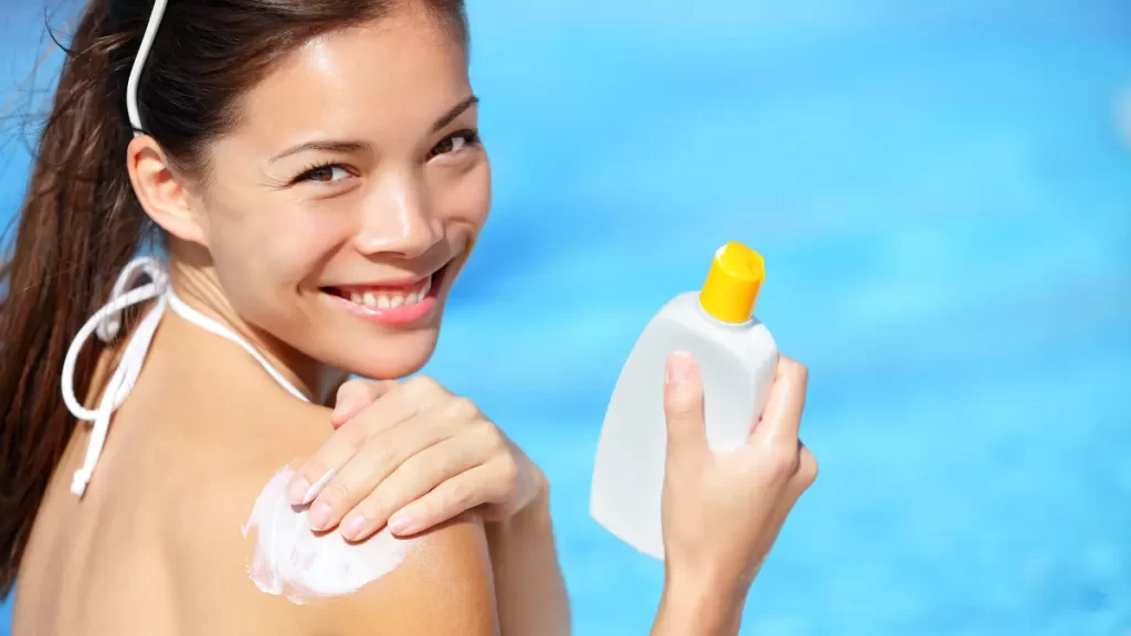 Penting! 5 Cara Memilih Sunscreen yang Tepat untuk Berenang