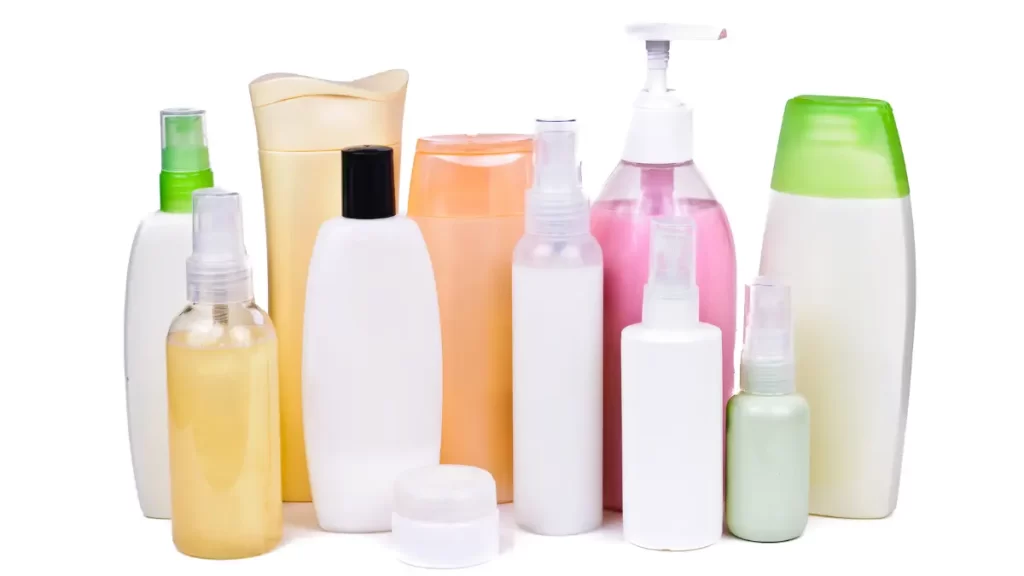 7 Tips Melindungi Rambut Setelah Berenang, Tetap Glowing!