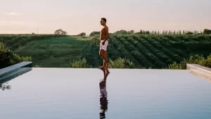 kolam renang infinity pool