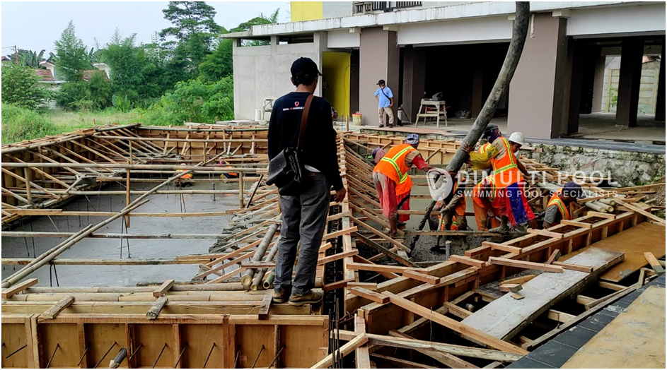 9 Proses Pembuatan Kolam Renang Apartemen di Depok!