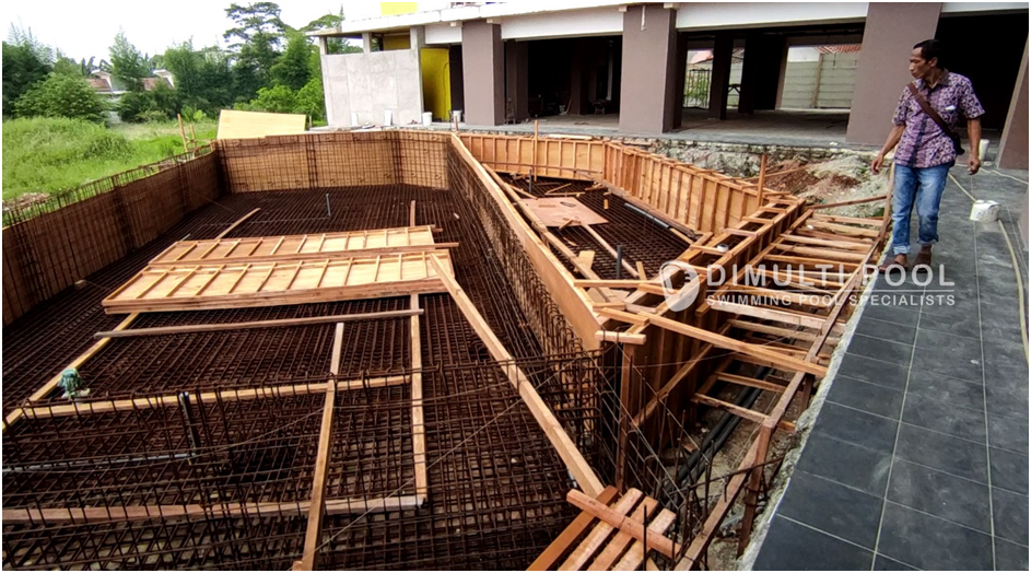 9 Proses Pembuatan Kolam Renang Apartemen di Depok!