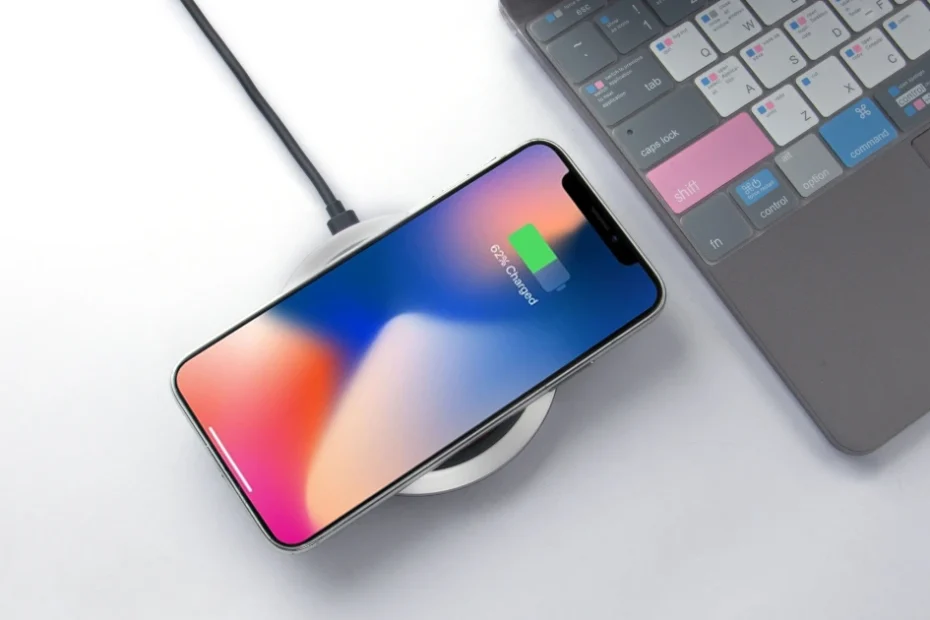 In the midst of rapid technological developments, wireless charging exist as one of technology innovation in human lives. An easy battery charging process has become a necessity for most people nowadays. The presence of wireless charging technology is definitely very useful of our life.